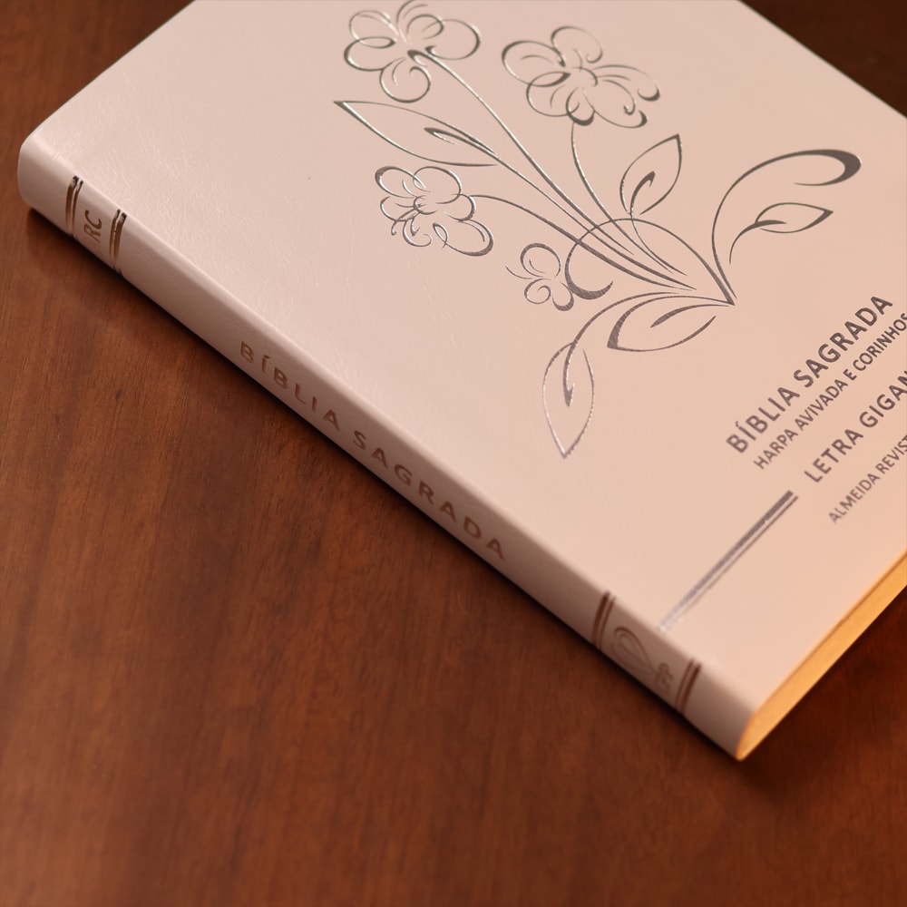 Bíblia Sagrada | Letra Gigante | ARC | C/ Harpa e Corinhos | Capa Premium Luxo Flores Branca