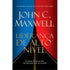 Capa do livro Liderança de Alto Nível, de John C. Maxwell, com fundo azul e vermelho e estrada no centro. — Plenitude