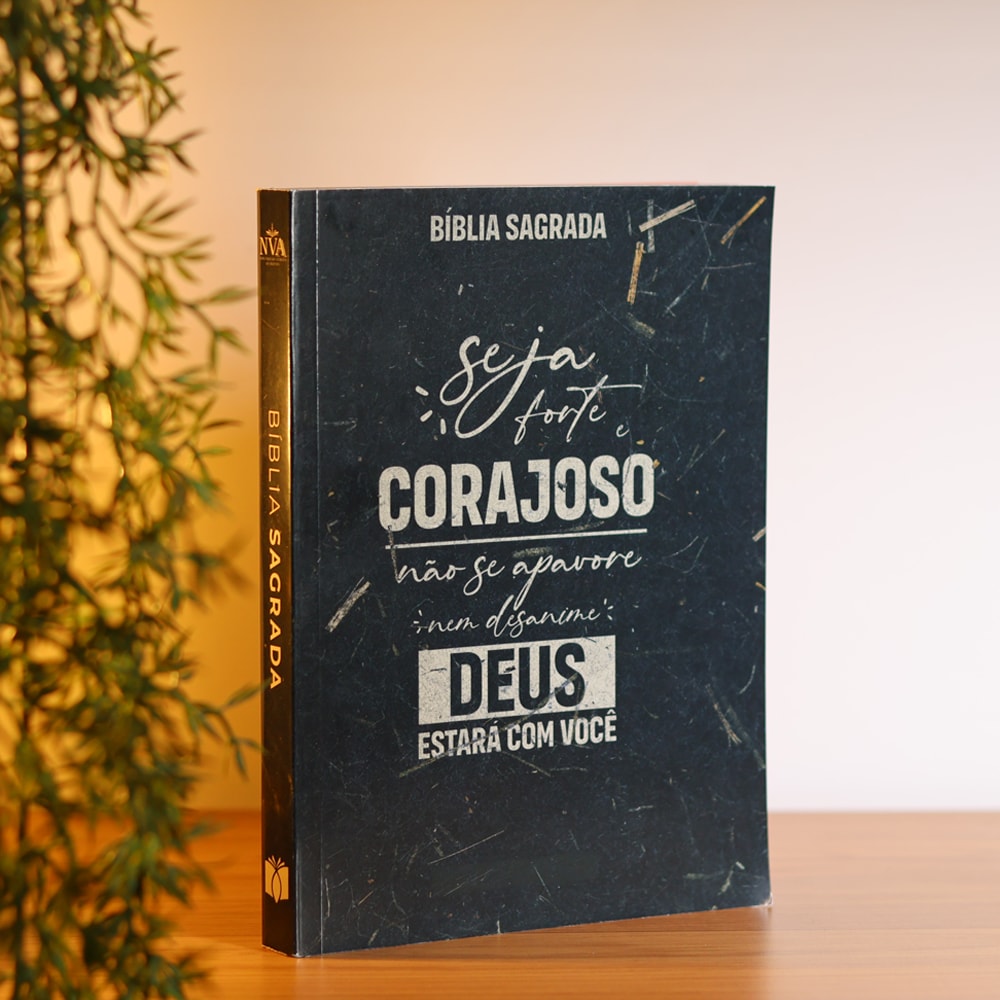 Kit 10 Bíblias Sagrada Seja Forte e Corajoso | NVA | Capa Brochura
