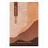 Bíblia Sagrada Montanha NAA, capa brochura marrom com design abstrato em tons terrosos. — Plenitude