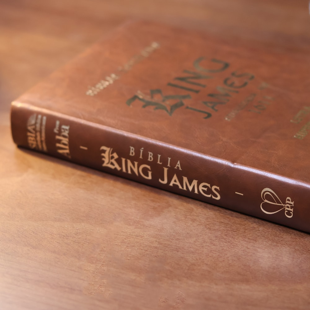 Bíblia Sagrada King James | KJA | Letra Hipergigante | Com Índice | Capa PU Luxo Marrom