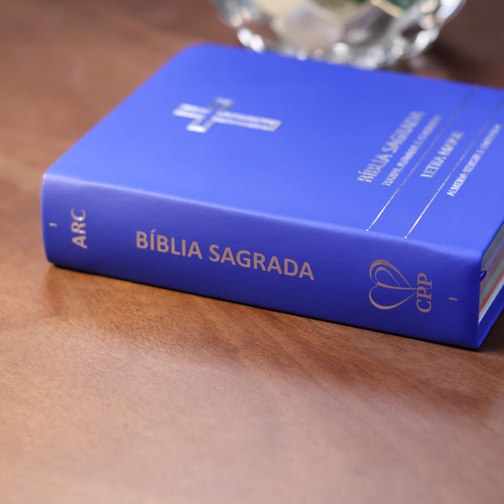 Bíblia Sagrada Cruz Azul Média | ARC | Letra Maior | Harpa Avivada e C