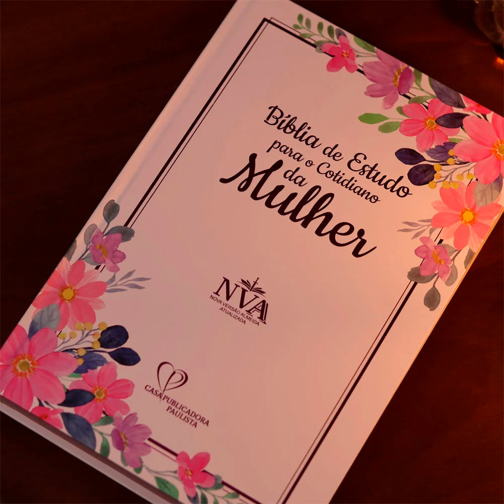 Bíblia de Estudo Para o Cotidiano da Mulher | NVA | Full Collor | Capa Dura Branca