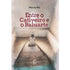 Capa do livro "Entre o Cativeiro e o Baluarte" de Marcela Ilha, com uma pessoa sentada em uma escada escura. — Plenitude