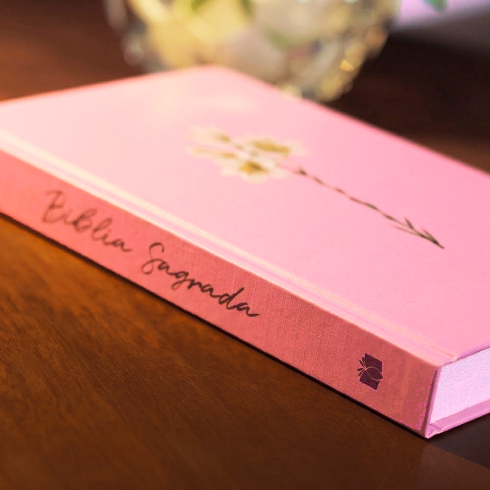 Bíblia Sagrada Lírios Rosa | NVI | Letra Maior | Capa Dura