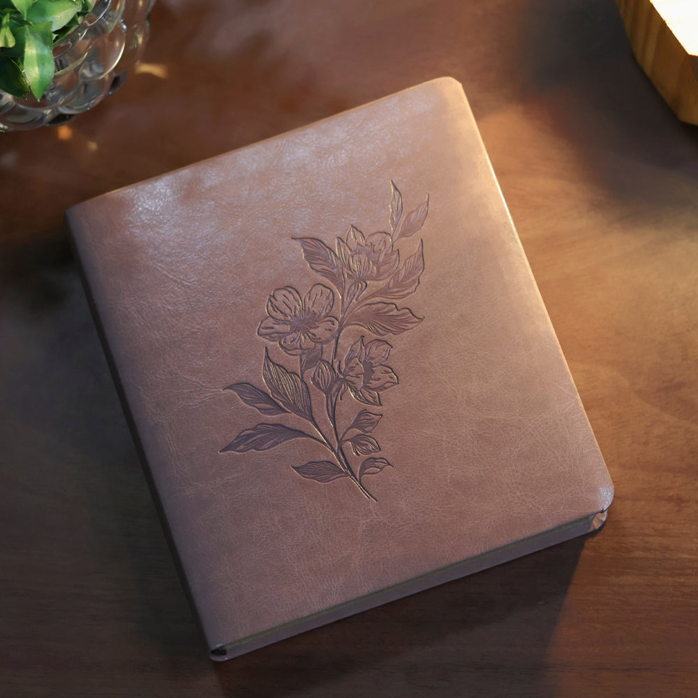 Bíblia Sagrada Leia e Anote Flor do Campo | NVI | Letra Grande | Capa Luxo Fendi