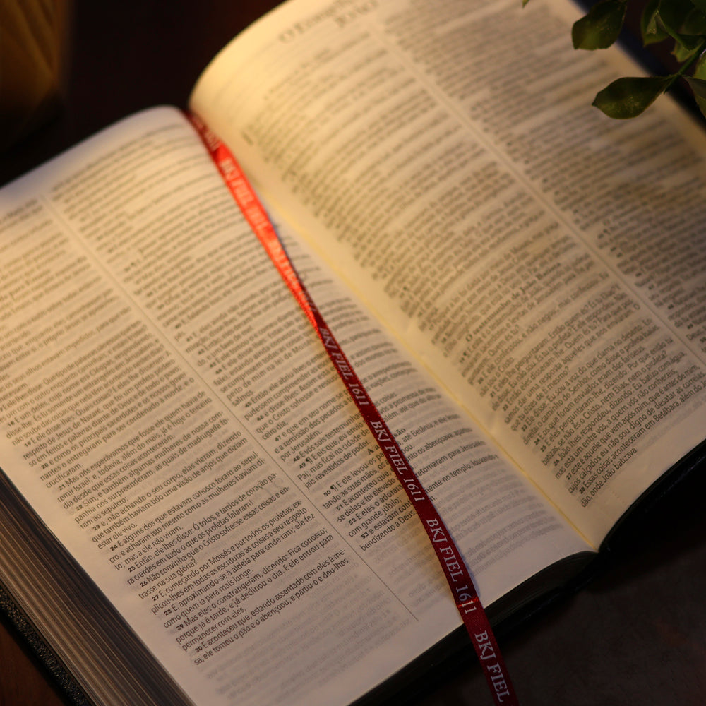 Bíblia King James 1611 | Fiel | Ultrafina Preta