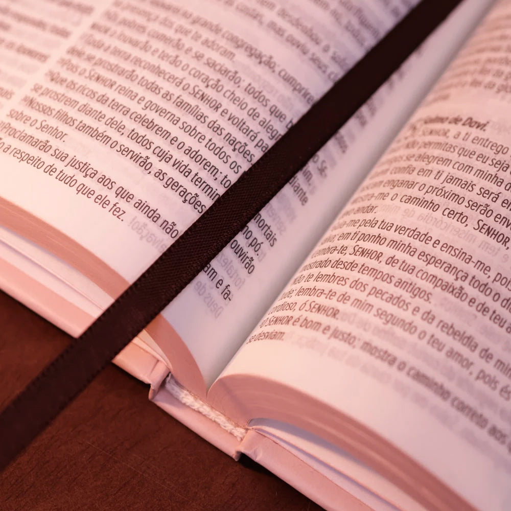 Kit Livro Bloco de Anotações | Capa Brochura e Bíblia Sagrada Slim Tudo Crê | NVT | Capa Dura