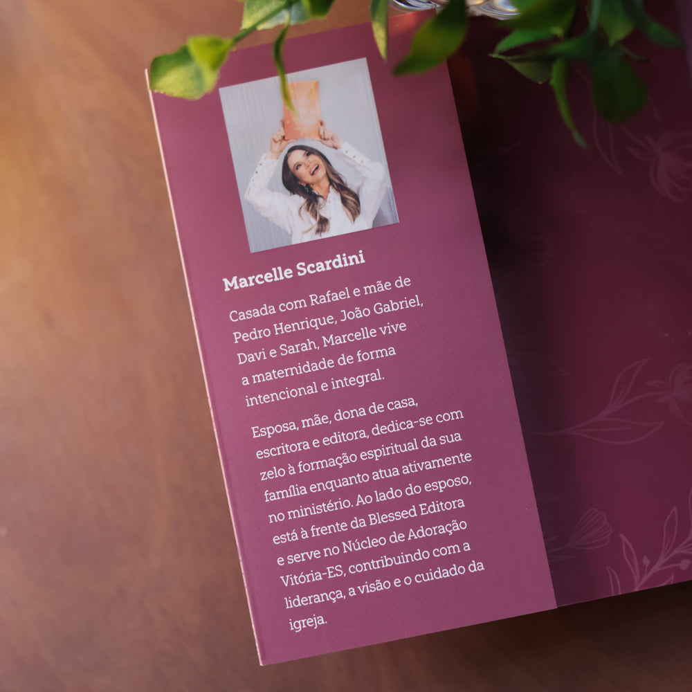 Devocional Alegre Mãe de Filhos | Marcelle Scardini