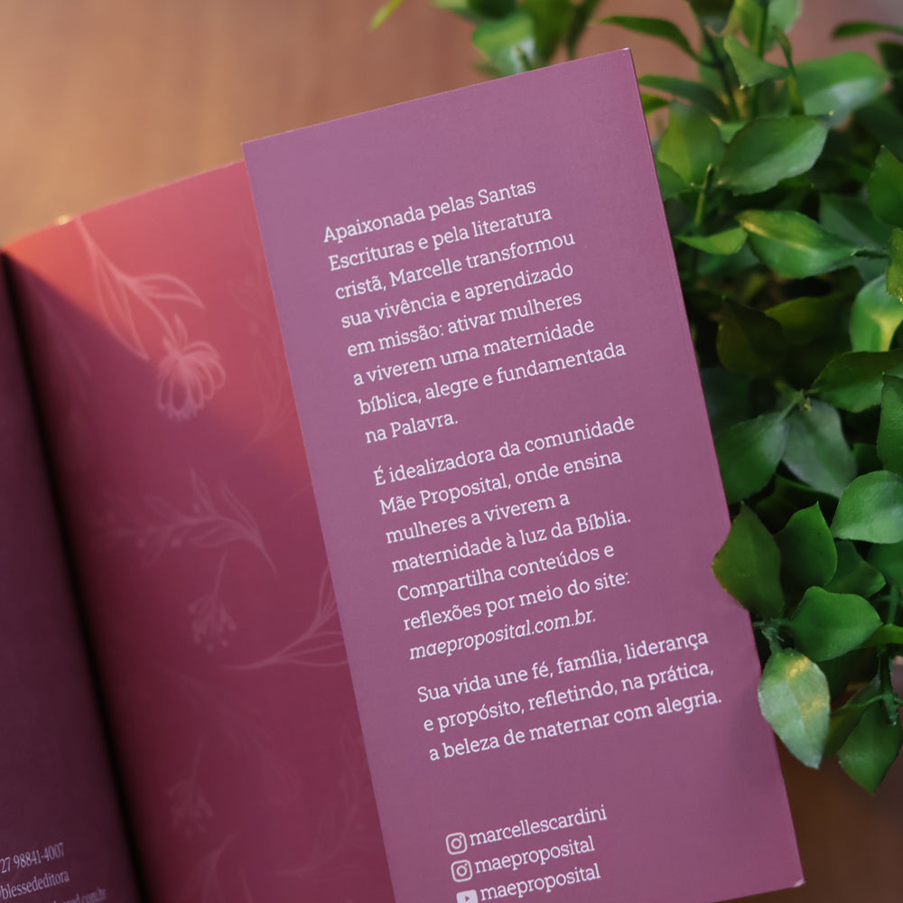 Devocional Alegre Mãe de Filhos | Marcelle Scardini