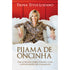 Livro Pijama de Oncinha, de Trina Titus Lozano, capa com foto da autora sorrindo na cama. — Plenitude