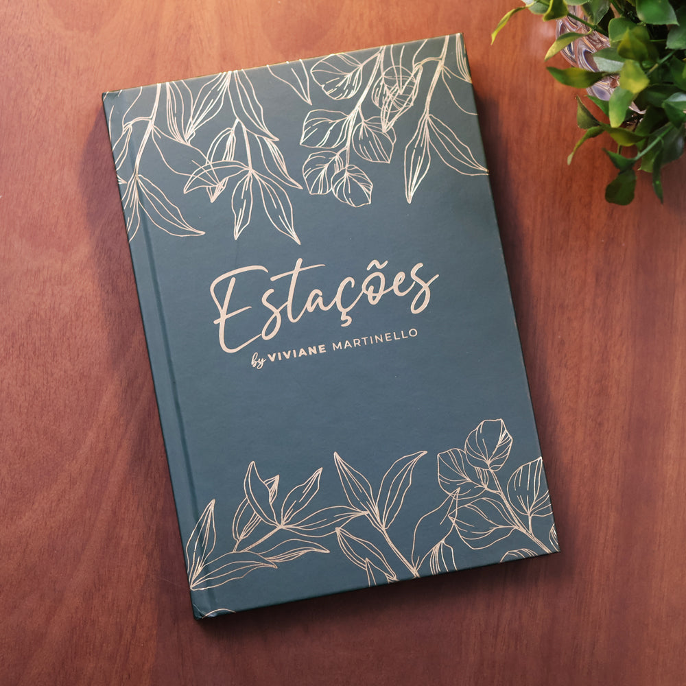 Kit Bíblia Mulheres Floral Verde Musgo NVT + Planner Estações Floral Viviane Martinello