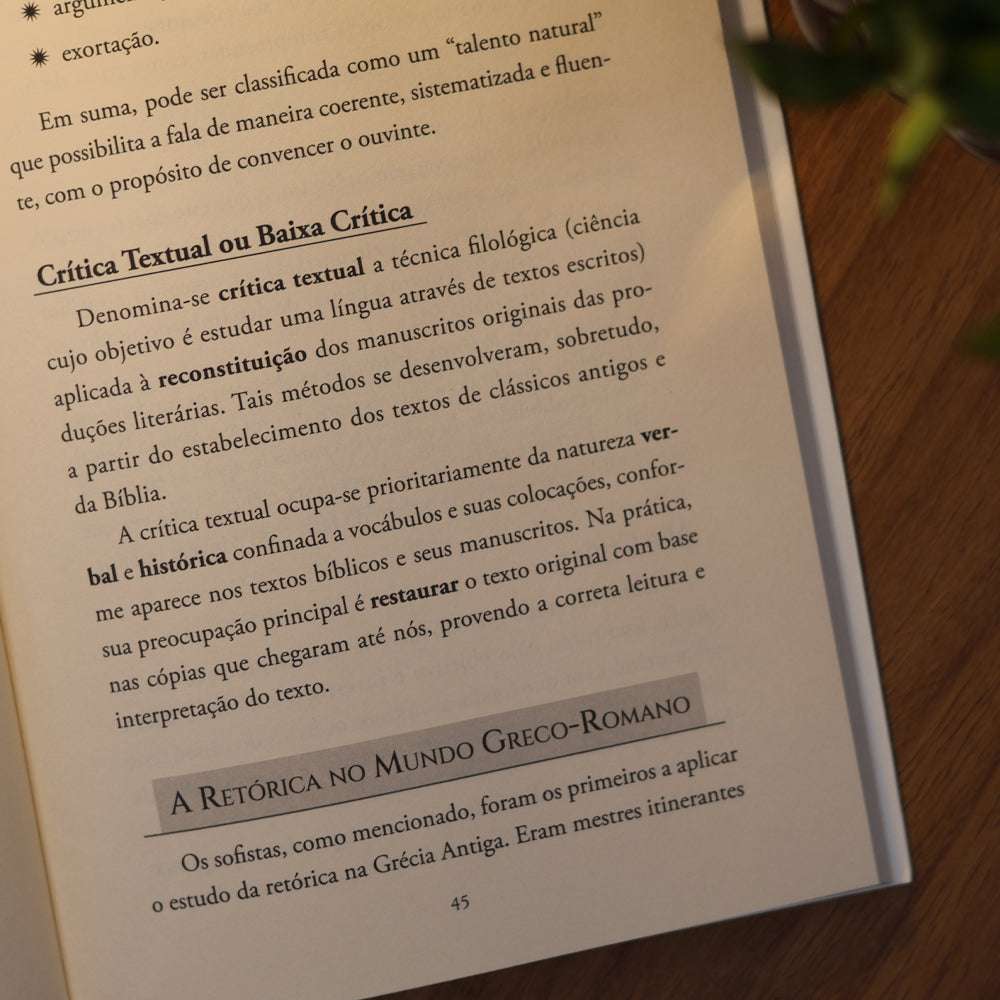 Página interna do livro Homilética sobre crítica textual e a retórica no mundo greco-romano