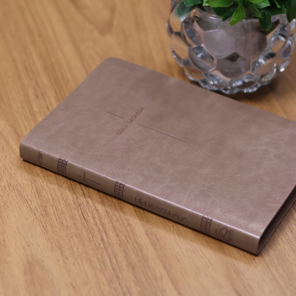 Bíblia Slim Cruz | NVI | Capa Luxo Fendi