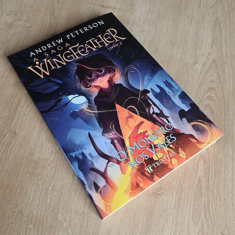 Capa de A Saga Wingfeather | O Monstro Nos Vales | Andrew Peterson — item do Kit A Saga Wingfeather | Nos Limites do Mar Sombrio da Escuridão + Norte! Ou Seja Devorado + O Monstro Nos Vales + O Guardião e o Rei Lobo | Andrew Peterson · foto 2