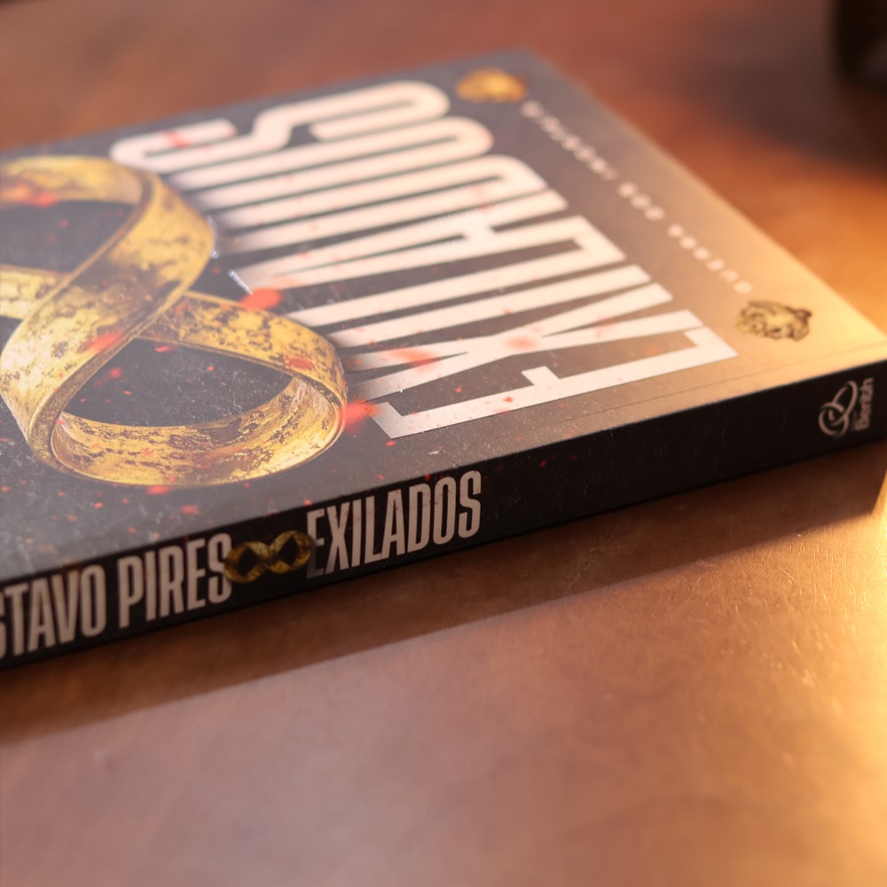 Capa de Exilados | Gustavo Pires — item do Kit Aurora | Vitória Souza + Exilados | Gustavo Pires · foto 4