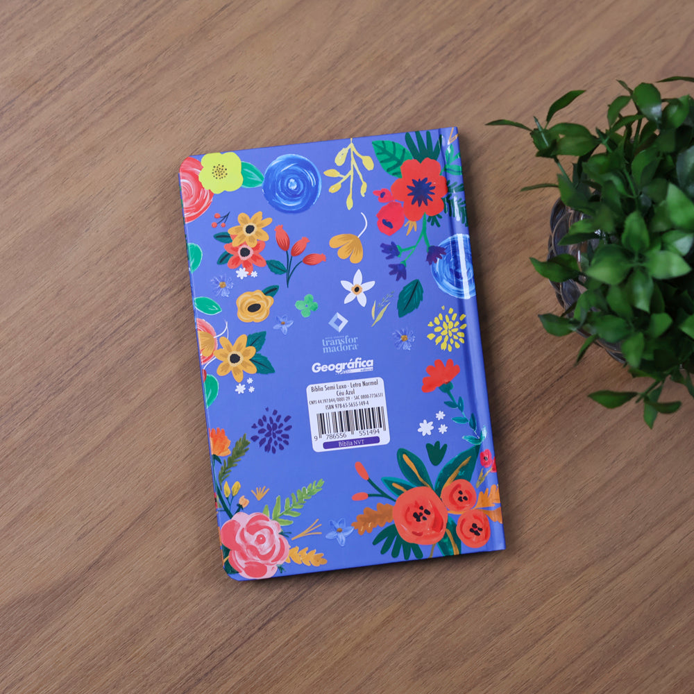 Capa de Bíblia Céu Azul | NVT | Letra Normal | Capa Dura — item do Kit Bíblia Anote Espiral Céu Azul | NVI + Bíblia Céu Azul | NVT | Capa Dura | Letra Normal · foto 9