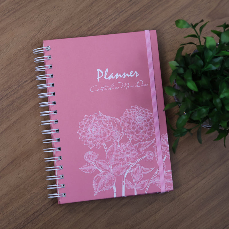 Capa de Planner Contando os Meus Dias | Capa Dálias Rosa — item do Kit Bíblia de Estudo King James 1611 | KJA 400 Anos | Full Collor | Capa Dura Verde Floral + Planner Contando os Meus Dias | Capa Dálias Rosa · foto 3