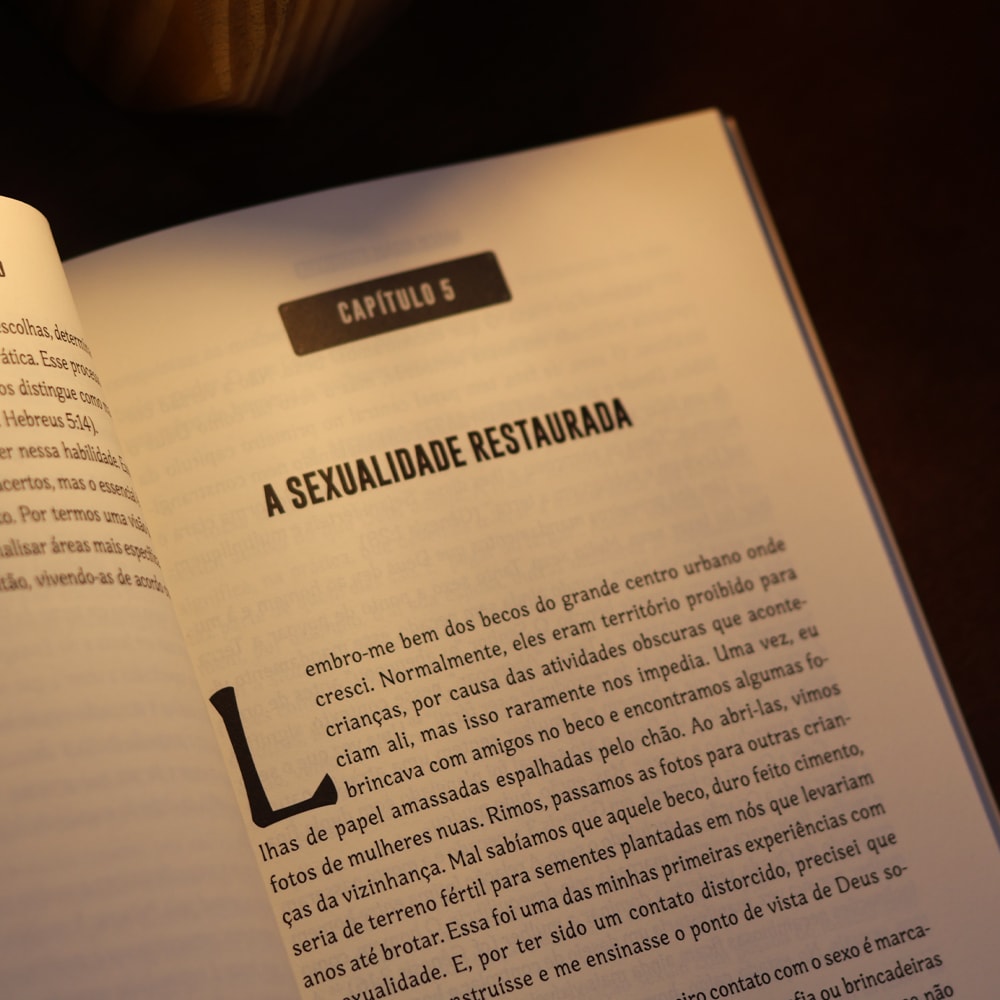 Capa de Masculinidade Restaurada | Eric Mason — item do Kit Bíblia de Estudo King James Atualizada | Hipergigante | Full Collor | Capa Dura + Masculinidade Restaurada | Eric Mason · foto 7