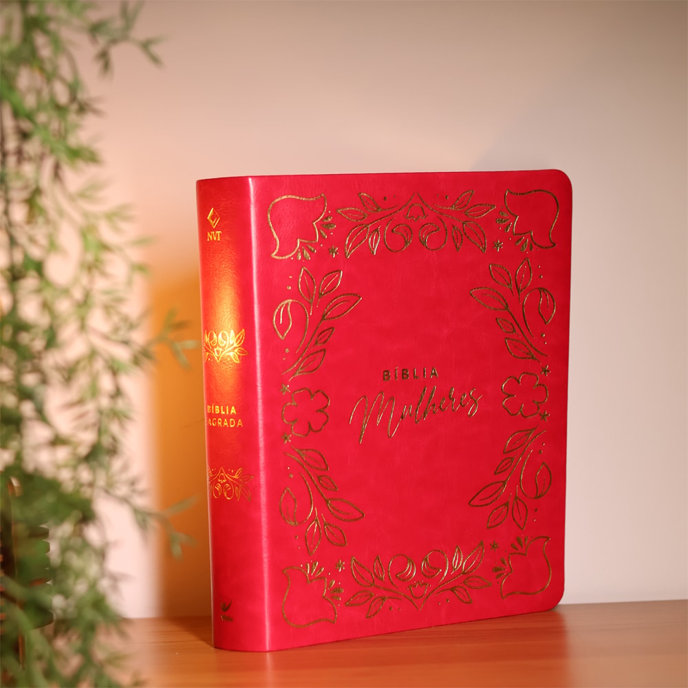 Capa de Bíblia Mulheres Frame e Floral | Viviane Martinello | NVT | Espaço Para Anotações | Capa Luxo Rosa — item do Kit Bíblia Mulheres Frame e Floral | NVT | Capa Luxo Rosa + Box Mulheres | Viviane Martinello · foto 2