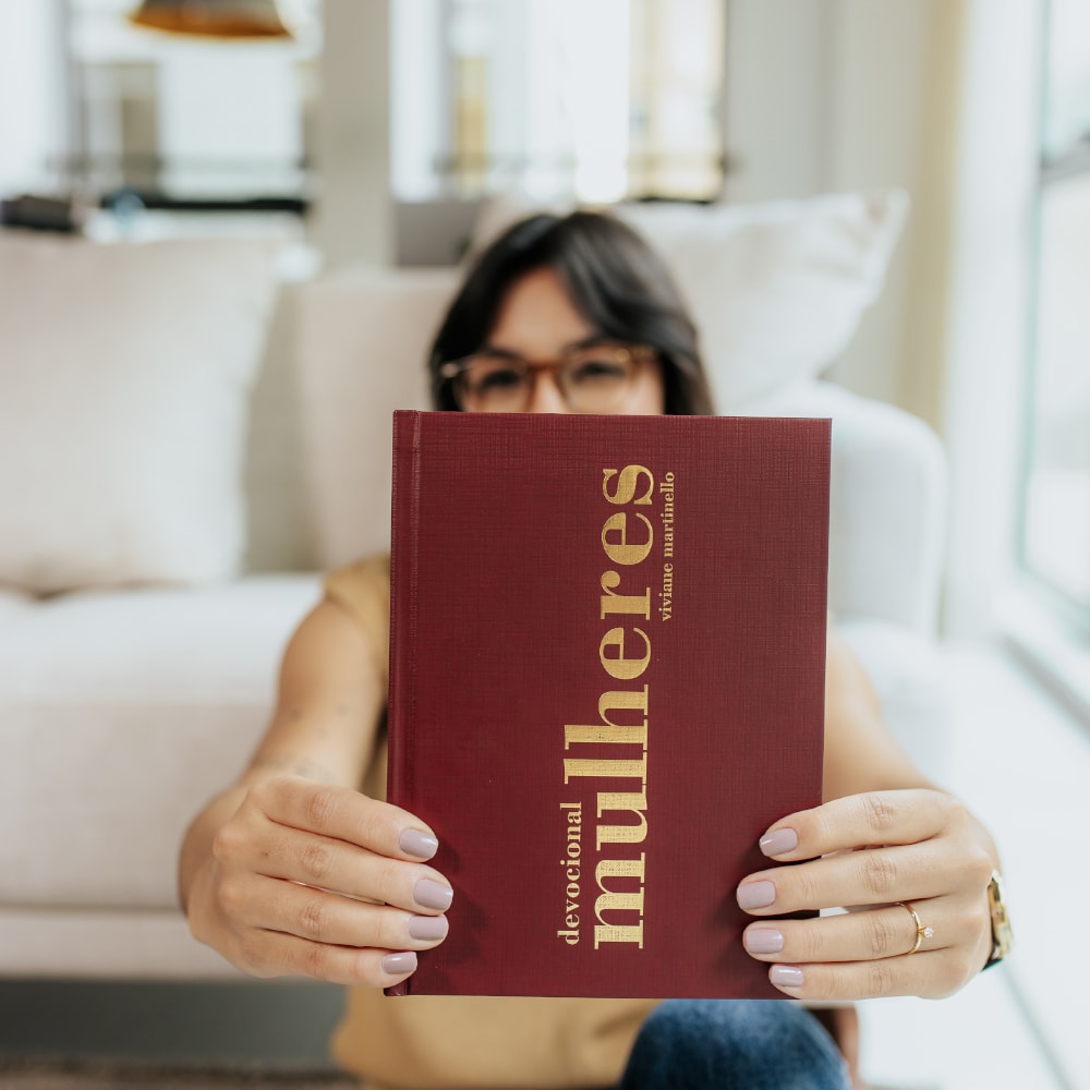 Capa de Devocional Mulheres | 365 Dias | Viviane Martinello — item do Kit Bíblia Mulheres NVT Espaço Para Anotações + Devocional Mulheres 365 Dias | Viviane Martinello · foto 10