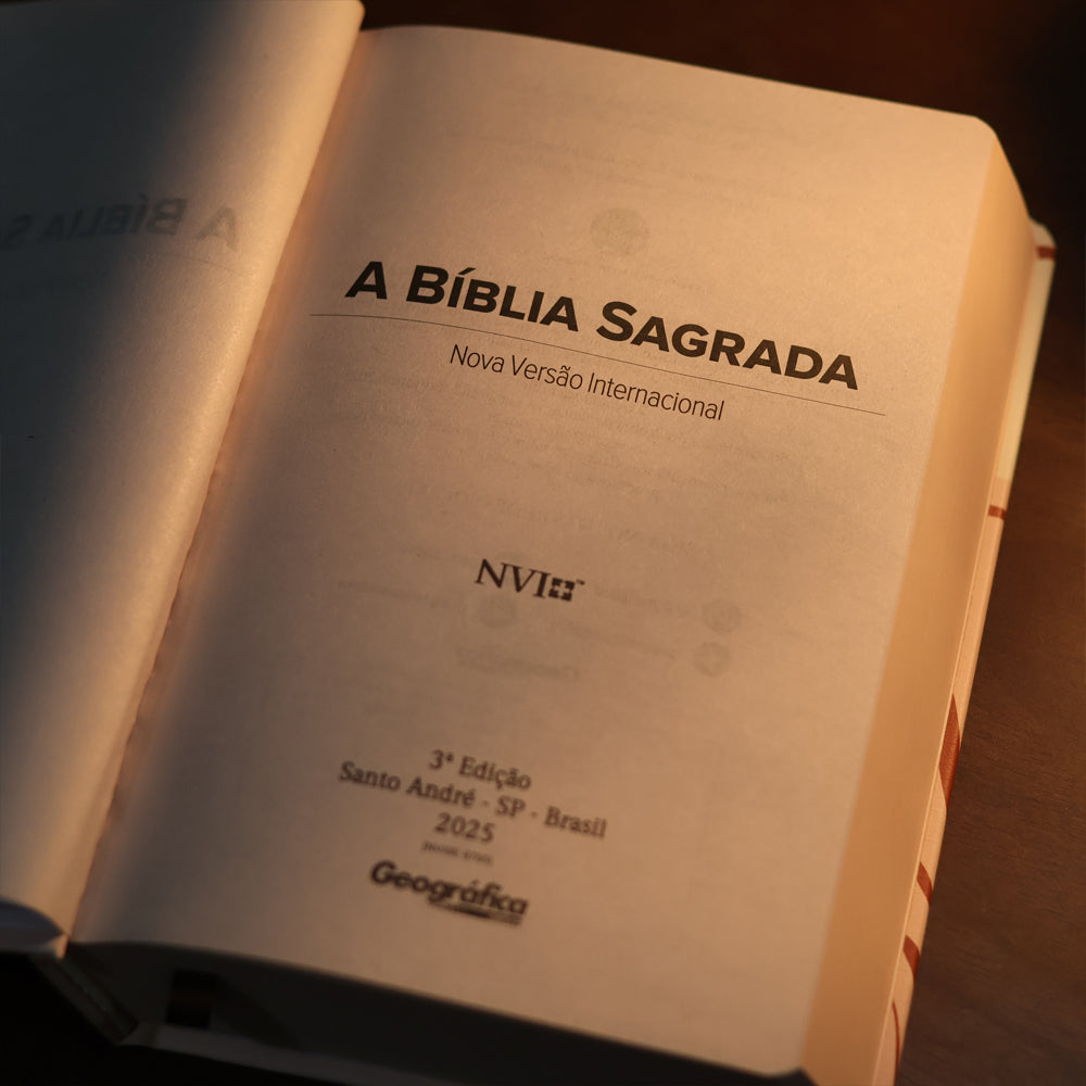 Capa de Bíblia Sagrada Cristo Vive Em Mim | NVI | Letra Normal | Capa Dura — item do Kit Bíblia Sagrada Cristo Vive Em Mim | NVI | Letra Normal | Capa Dura 5un · foto 6