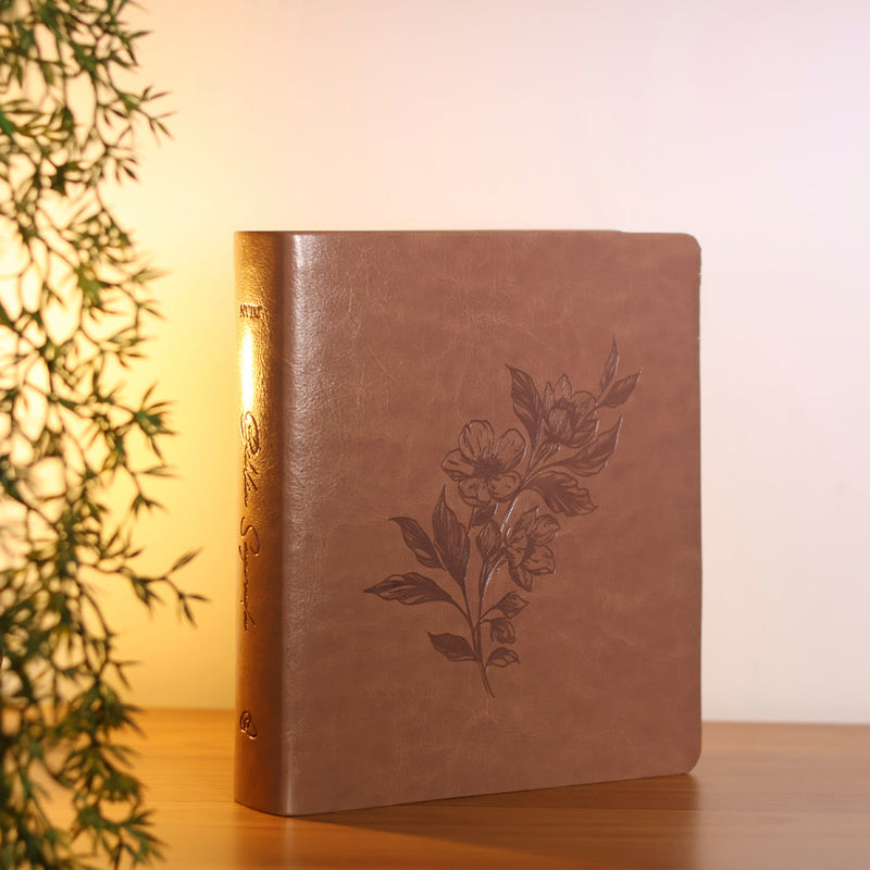 Capa de Bíblia Sagrada Leia e Anote Flor do Campo | NVI | Letra Grande | Capa Luxo Fendi — item do Kit Bíblia Sagrada Leia e Anote Flor do Campo | NVI | Letra Grande | Capa Luxo Fendi + Devocional Mulheres 2027 | Viviane Martinello · foto 2