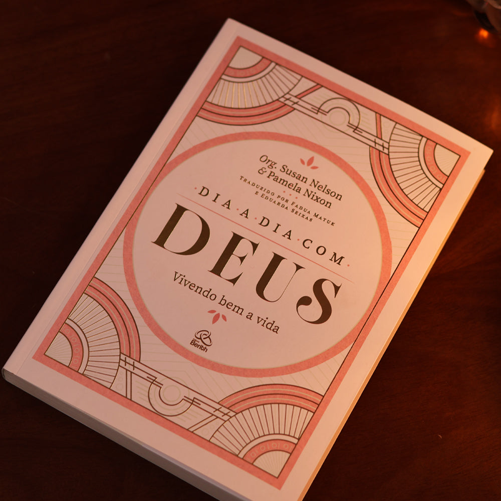 Kit Bíblia Sagrada Leia e Anote Pássaros | NVI | Letra Grande | Capa Luxo Caramelo + Grátis Devocional Dia a Dia Com Deus