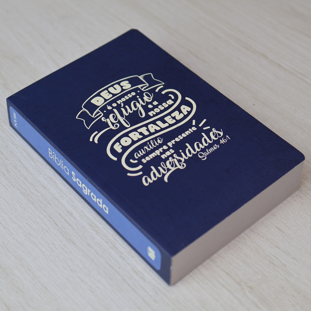 Capa de Bíblia Sagrada Lettering | NVI | Capa Brochura Azul — item do Kit Bíblia Sagrada Lettering | NVI | Capa Brochura Azul 10un · foto 4