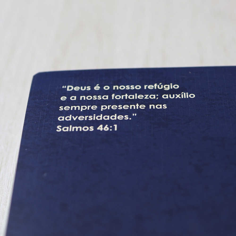 Capa de Bíblia Sagrada Lettering | NVI | Capa Brochura Azul — item do Kit Bíblia Sagrada Lettering | NVI | Capa Brochura Azul 5un · foto 10