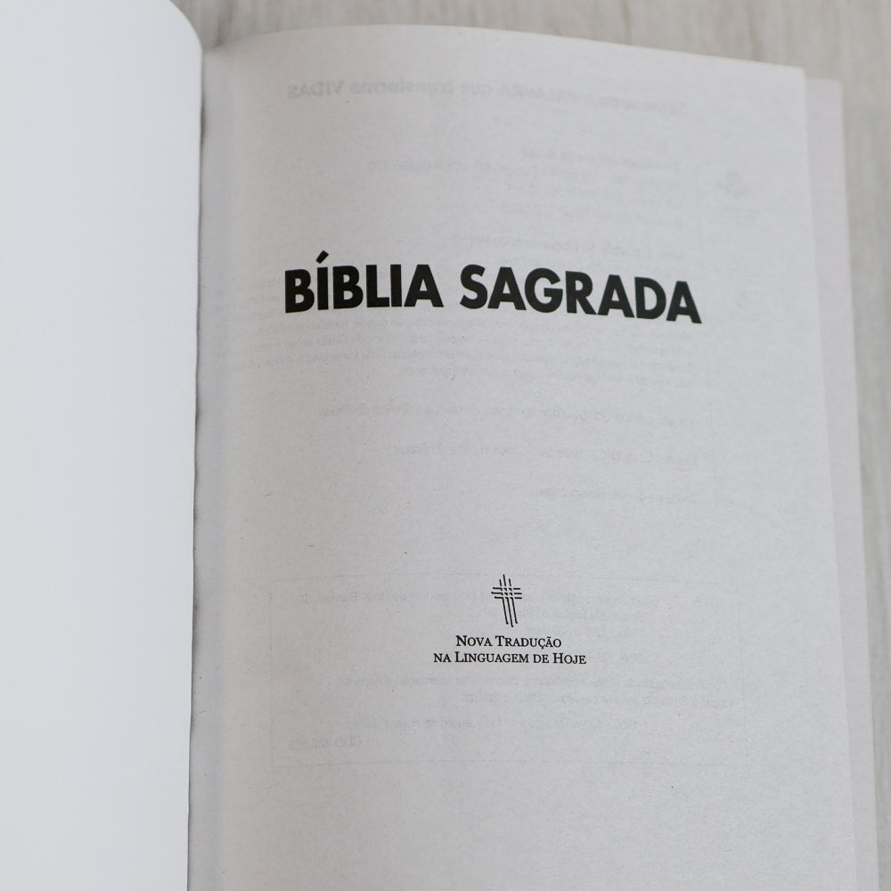 Capa de Bíblia Sagrada | NTLH | Todas as Coisas | Brochura — item do Kit Bíblia Sagrada | NTLH | Todas as Coisas | Brochura 10un · foto 5