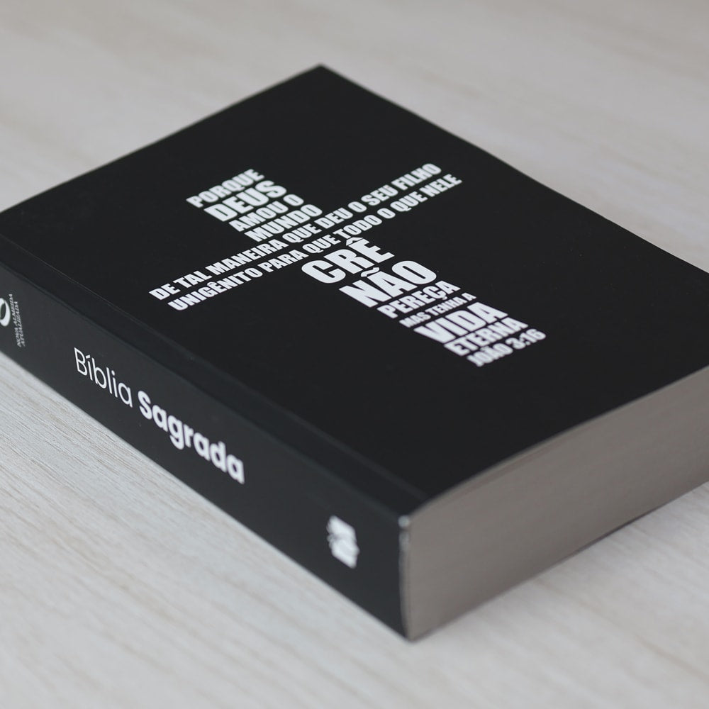 Capa de Bíblia Sagrada Porque Deus Amou João 3:16 | NAA | Letra Normal | Capa Ilustrada — item do Kit Bíblia Sagrada Porque Deus Amou João 3:16 | NAA | Letra Normal | Capa Ilustrada 5un · foto 4