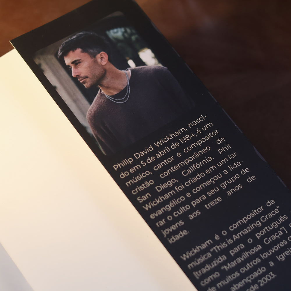Capa de Devocional De Joelhos | Phil Wickham e Matt Litton — item do Kit Bíblia Sagrada Slim | NVI | Letra Normal | Capa Luxo Marrom + Devocional De Joelhos | Phil Wickham e Matt Litton · foto 8