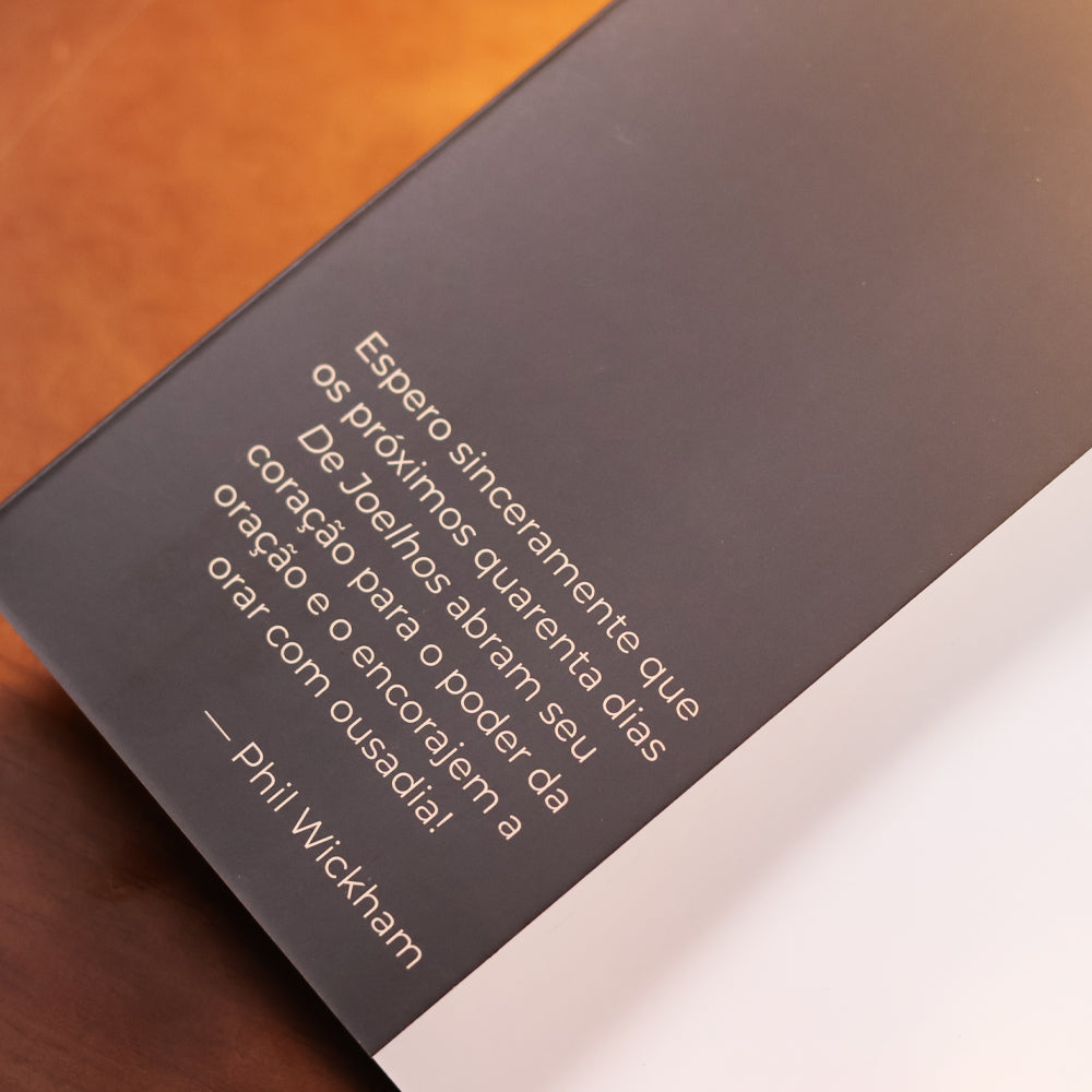 Capa de Devocional De Joelhos | Phil Wickham e Matt Litton — item do Kit Bíblia Sagrada Slim | NVI | Letra Normal | Capa Luxo Marrom + Devocional De Joelhos | Phil Wickham e Matt Litton · foto 4