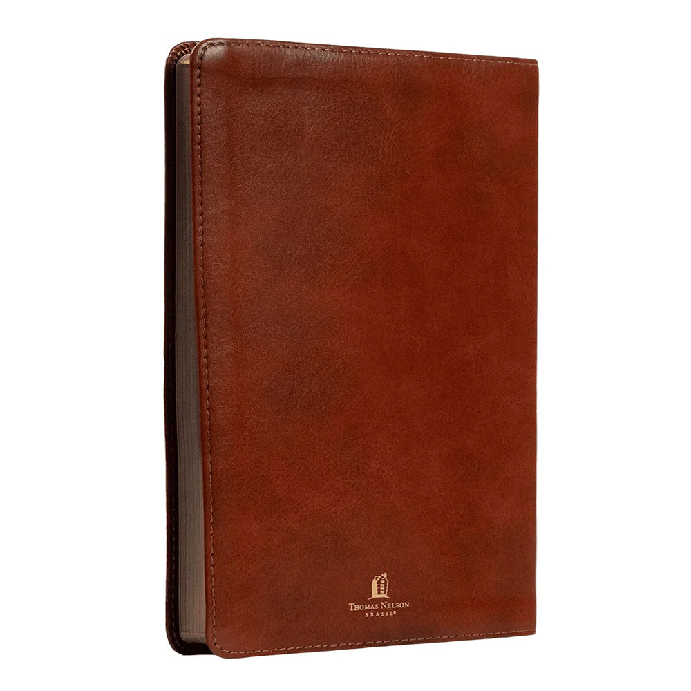 Capa de Bíblia Sagrada Slim | NVI | Letra Normal | Capa Luxo Marrom — item do Kit Bíblia Sagrada Slim | NVI | Letra Normal | Capa Luxo Marrom + Devocional Ore ao Espírito Santo | Domingos Jardim · foto 3