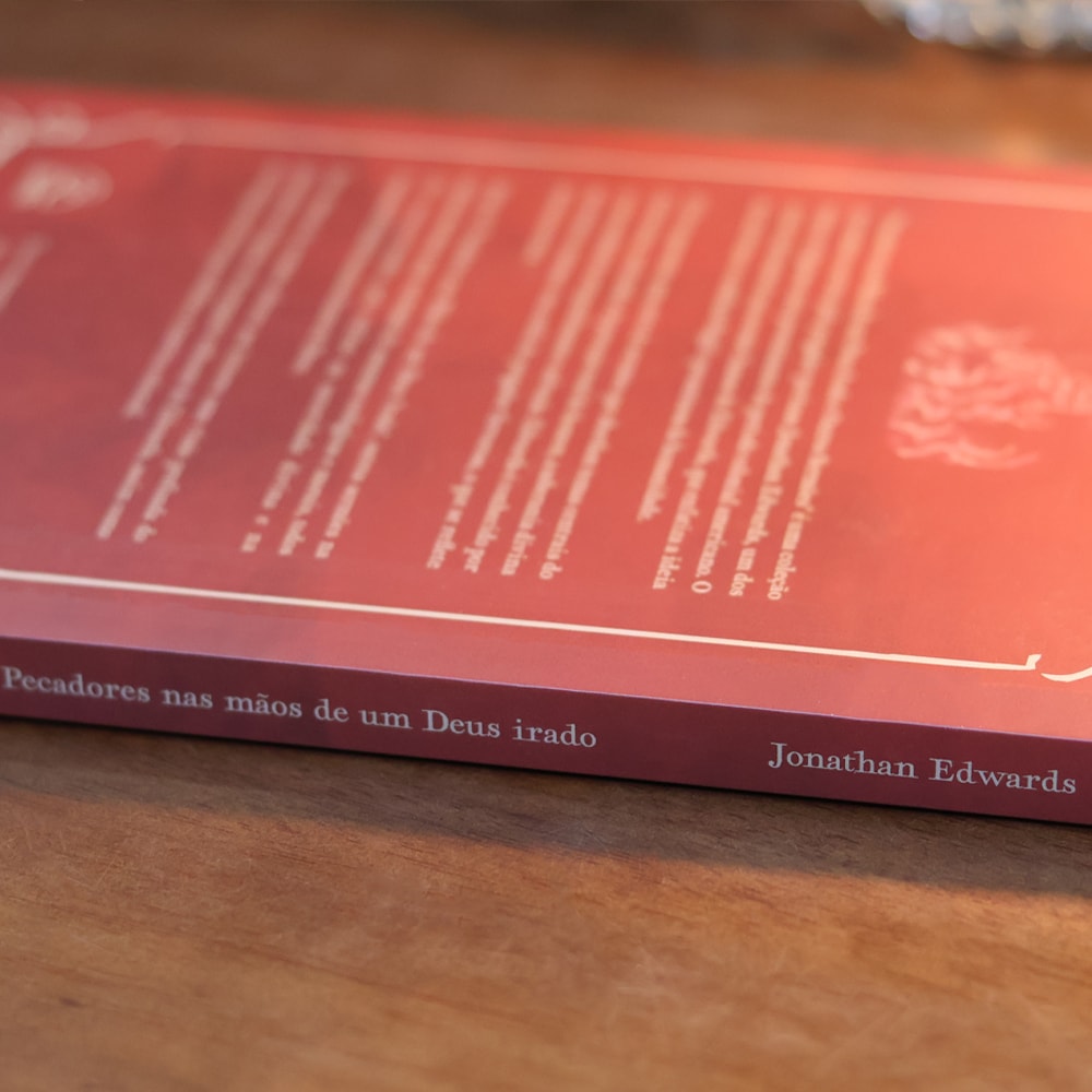 Capa de Pecadores Nas Mãos de Um Deus Irado e Outros Sermões | Clássicos da Literatura | Jonathan Edwards — item do Kit Bíblia Sagrada Slim | NVI | Letra Normal | Capa Luxo Marrom + Pecadores Nas Mãos de Um Deus Irado e Outros Sermões | Clássicos da Literatura | Jonathan Edwards · foto 4