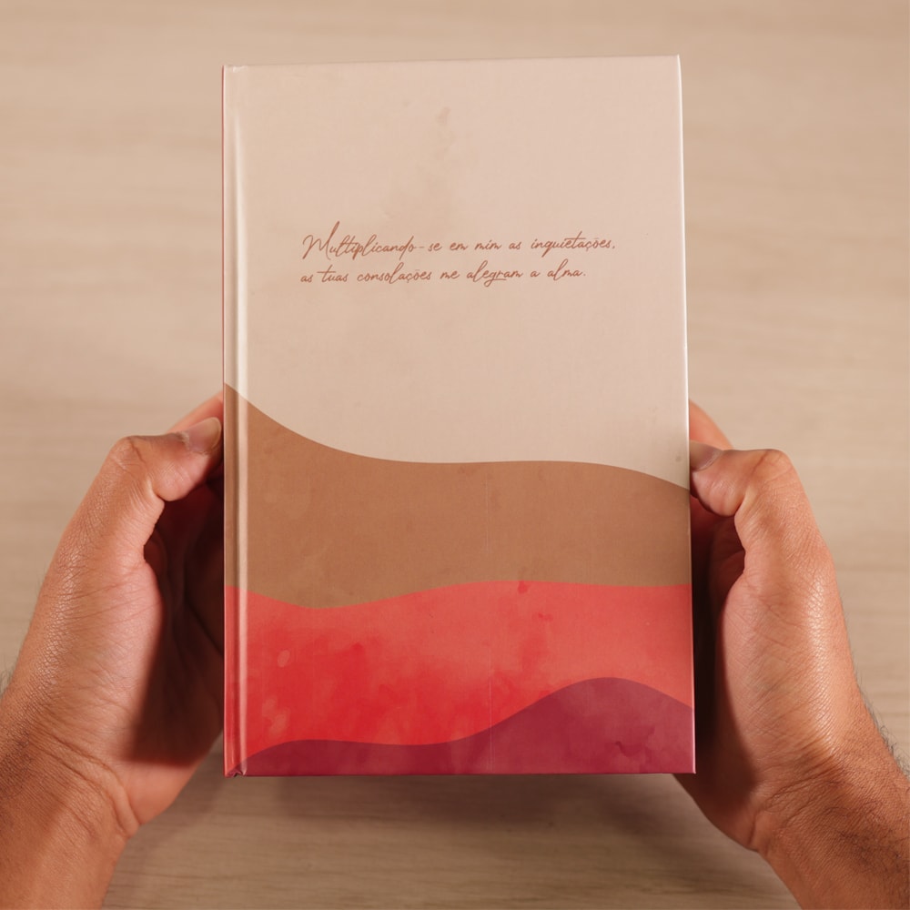Capa de Bíblia Sagrada Tuas Consolações | NAA | Letra Normal | Capa Dura — item do Kit Bíblia Sagrada Tuas Consolações | NAA | Letra Normal | Capa Dura 10un · foto 2