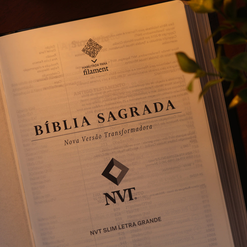 Capa de Bíblia Slim Filament | NVT | Letra Grande | Capa Couro Sintético Preto — item do Kit Bíblia Slim Filament | NVT | Letra Grande | Capa Couro Sintético Preto + Caderno Moleskine | Com Pauta | Ide Por Todo o Mundo · foto 6