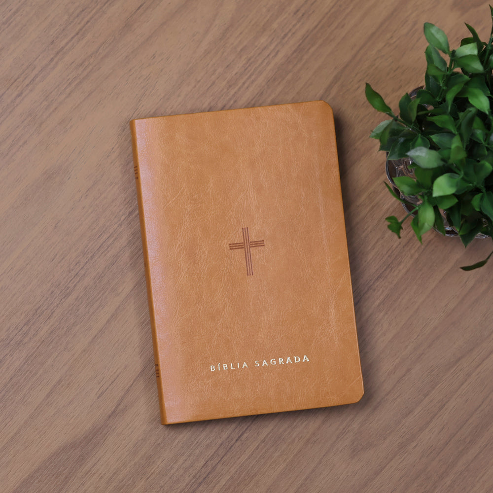 Capa de Bíblia Slim NVT | Poder da Cruz |  Capa Luxo Caramelo — item do Kit Bíblia Slim NVT | Poder da Cruz | Capa Luxo Caramelo + Grátis O Livro de Enoque · foto 3