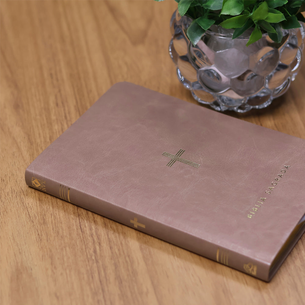 Capa de Bíblia Slim NVT | Poder da Cruz | Capa Luxo Fendi — item do Kit Bíblia Slim NVT | Poder da Cruz | Capa Luxo Fendi + Grátis O Livro de Enoque · foto 4