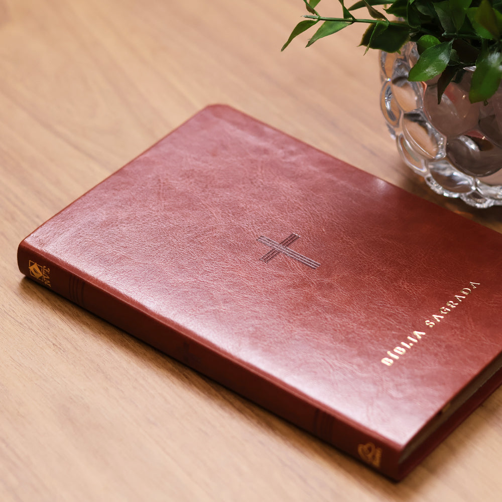 Capa de Bíblia Slim NVT | Poder da Cruz | Capa Luxo Marrom — item do Kit Bíblia Slim NVT | Poder da Cruz | Capa Luxo Marrom + Grátis Bloco de Anotações Ele Ressuscitou · foto 4