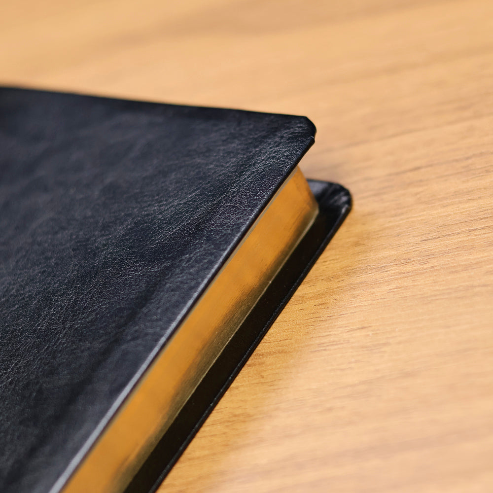 Capa de Bíblia Slim NVT | Poder da Cruz | Capa Luxo Preta — item do Kit Bíblia Slim NVT | Poder da Cruz | Capa Luxo Preta + Grátis O Livro de Enoque · foto 5