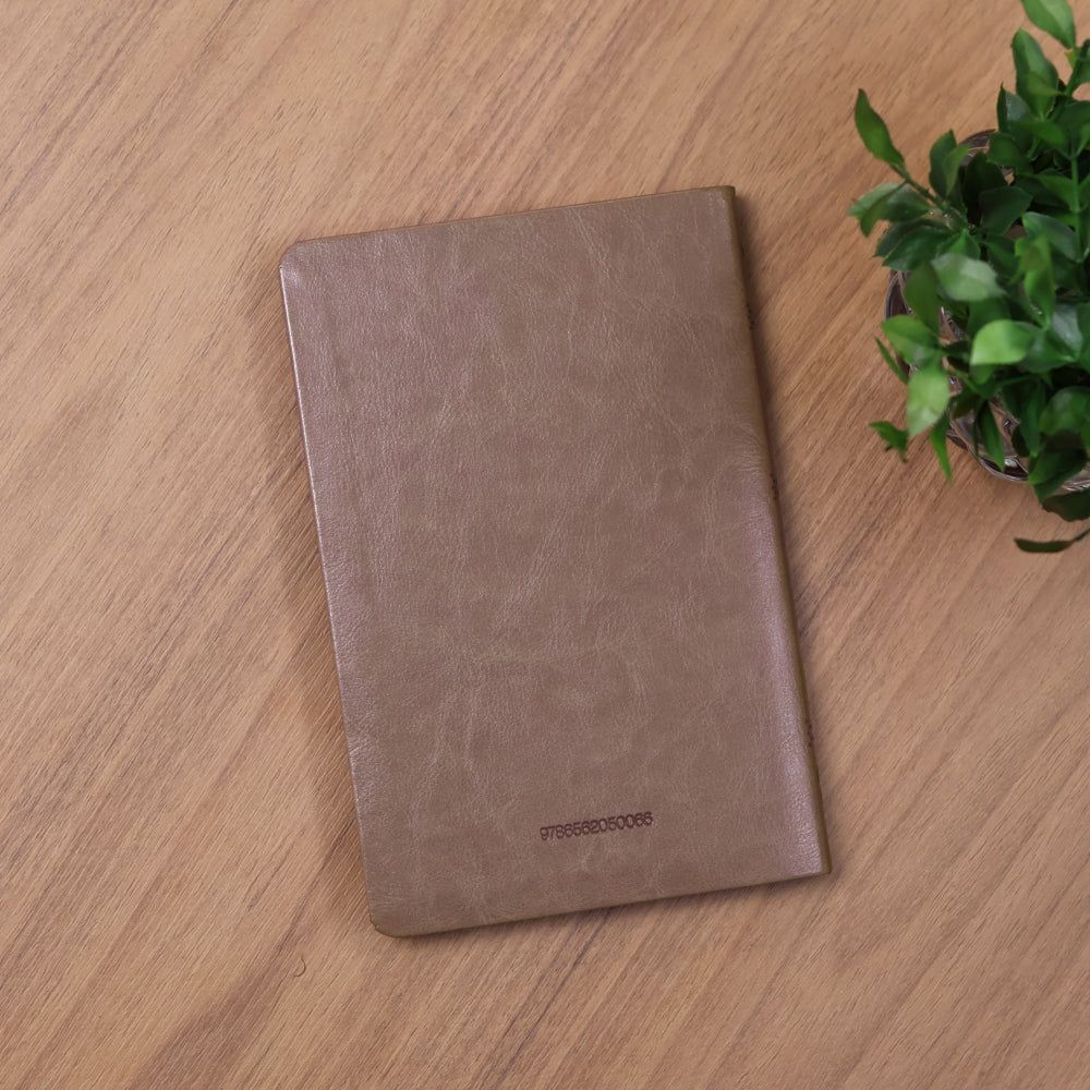 Capa de Bíblia Slim NVI | Poder da Cruz | Capa Luxo Fendi — item do Kit Café Com Deus Pai 2027 | Júnior Rostirola | Capa Brochura + Bíblia Slim NVI | Poder da Cruz | Capa Luxo Fendi · foto 10