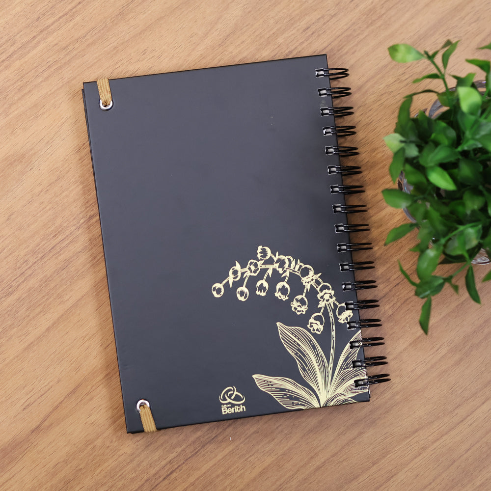 Capa de Planner Contando os Meus Dias | Capa Preta Lírio do Vale — item do Kit Café Com Deus Pai 2027 | Júnior Rostirola | Capa Brochura + Planner Contando os Meus Dias | Capa Preta Lírio do Vale · foto 11