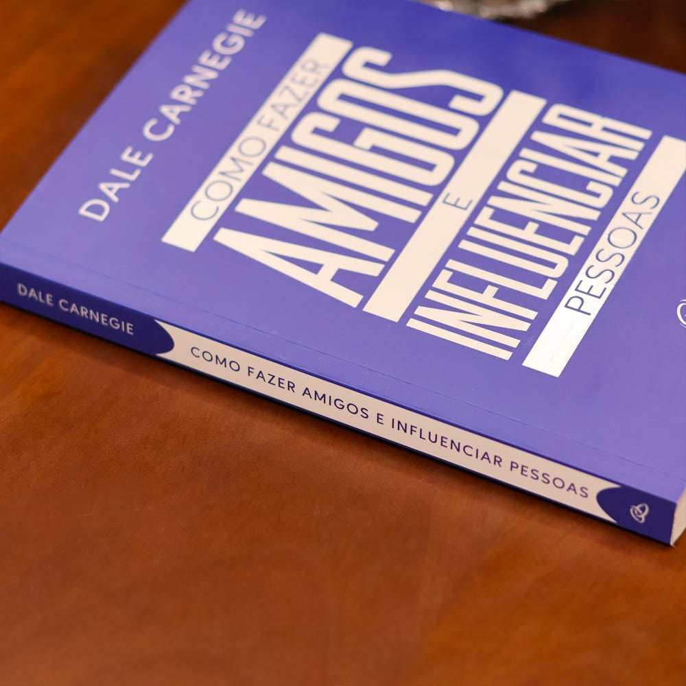 Capa de Como Fazer Amigos e Influenciar Pessoas | Dale Carnegie — item do Kit Como Fazer Amigos e Influenciar Pessoas | Dale Carnegie 10un · foto 4