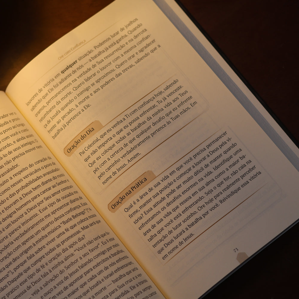 Capa de Devocional De Joelhos | Phil Wickham e Matt Litton — item do Kit Devocional De Joelhos | Phil Wickham e Matt Litton + Grátis Bloco de Anotações Ele Vive · foto 8