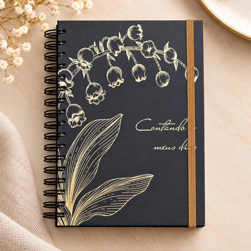 Capa de Planner Contando os Meus Dias | Capa Preta Lírio do Vale — item do Kit Devocional Moldadas | 365 Dias com as Mulheres da Bíblia | Rute Salviano + Planner Contando os Meus Dias | Capa Preta Lírio do Vale · foto 3