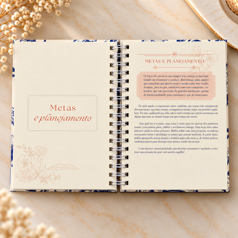 Capa de Planner Contando os Meus Dias | Capa Floral Azul — item do Kit Devocional Moldadas | 365 Dias com as Mulheres da Bíblia | Rute Salviano e Karina Bonello + Planner Contando os Meus Dias | Capa Floral Azul · foto 5