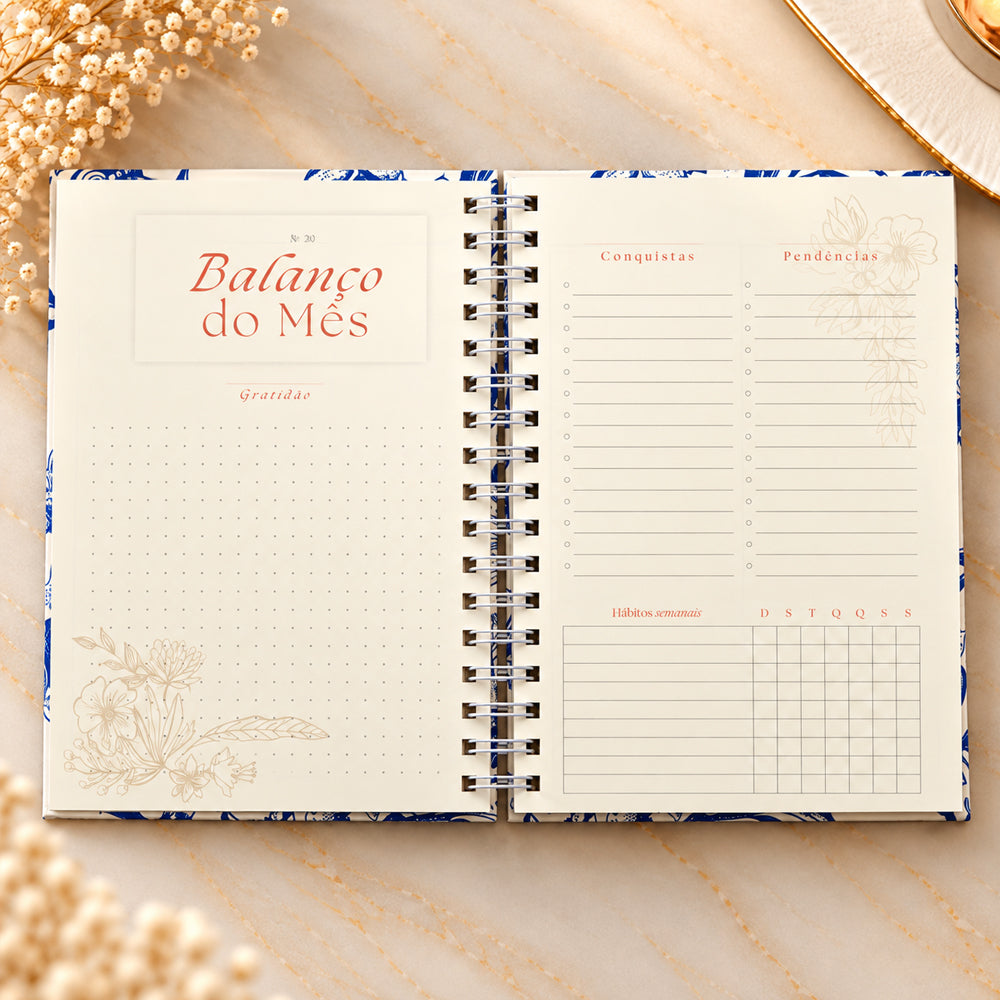 Capa de Planner Contando os Meus Dias | Capa Floral Azul — item do Kit Devocional Moldadas | 365 Dias com as Mulheres da Bíblia | Rute Salviano e Karina Bonello + Planner Contando os Meus Dias | Capa Floral Azul · foto 6