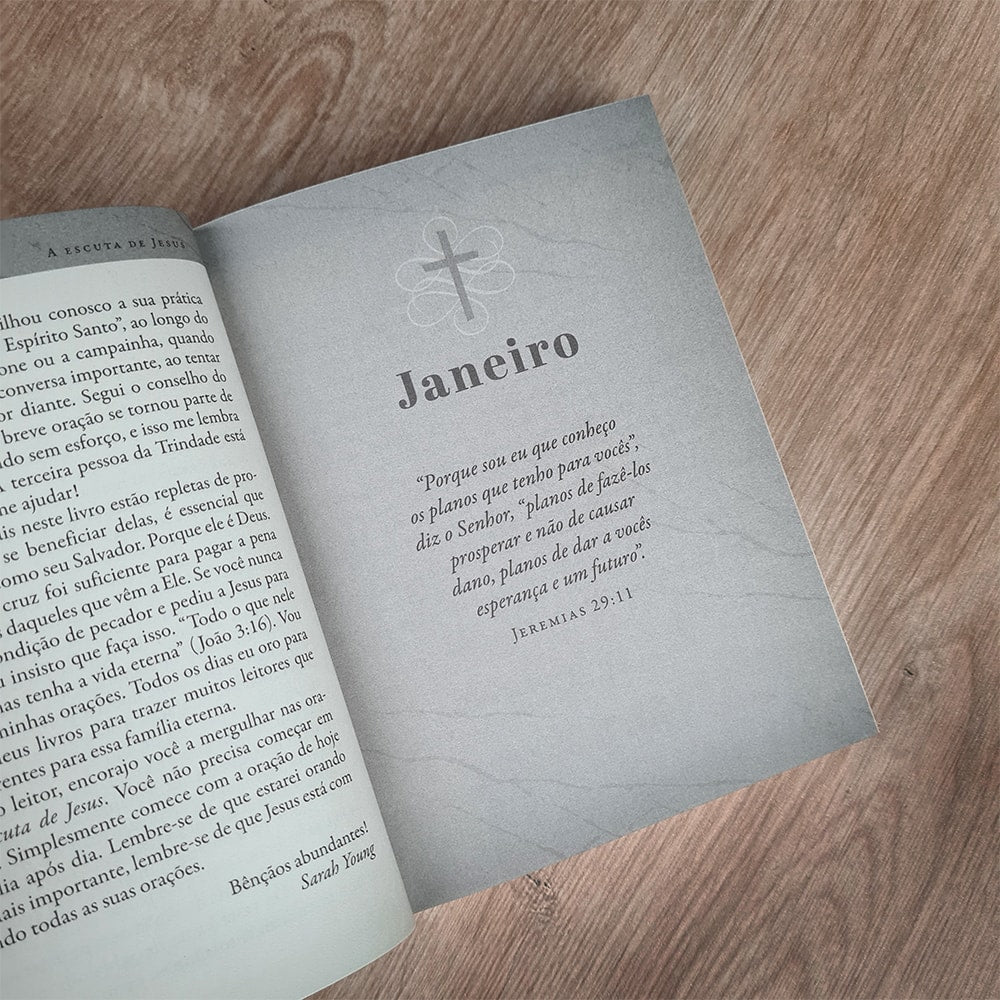 Capa de Devocional A Escuta de Jesus | Sarah Young — item do Kit Devocional O Chamado de Jesus | Capa Dura + A Escuta de Jesus | Sarah Young · foto 4